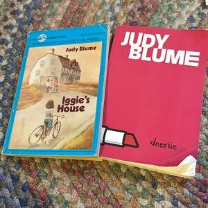 2 Judy Blume books‎ novels Deenie & Iggie’s House